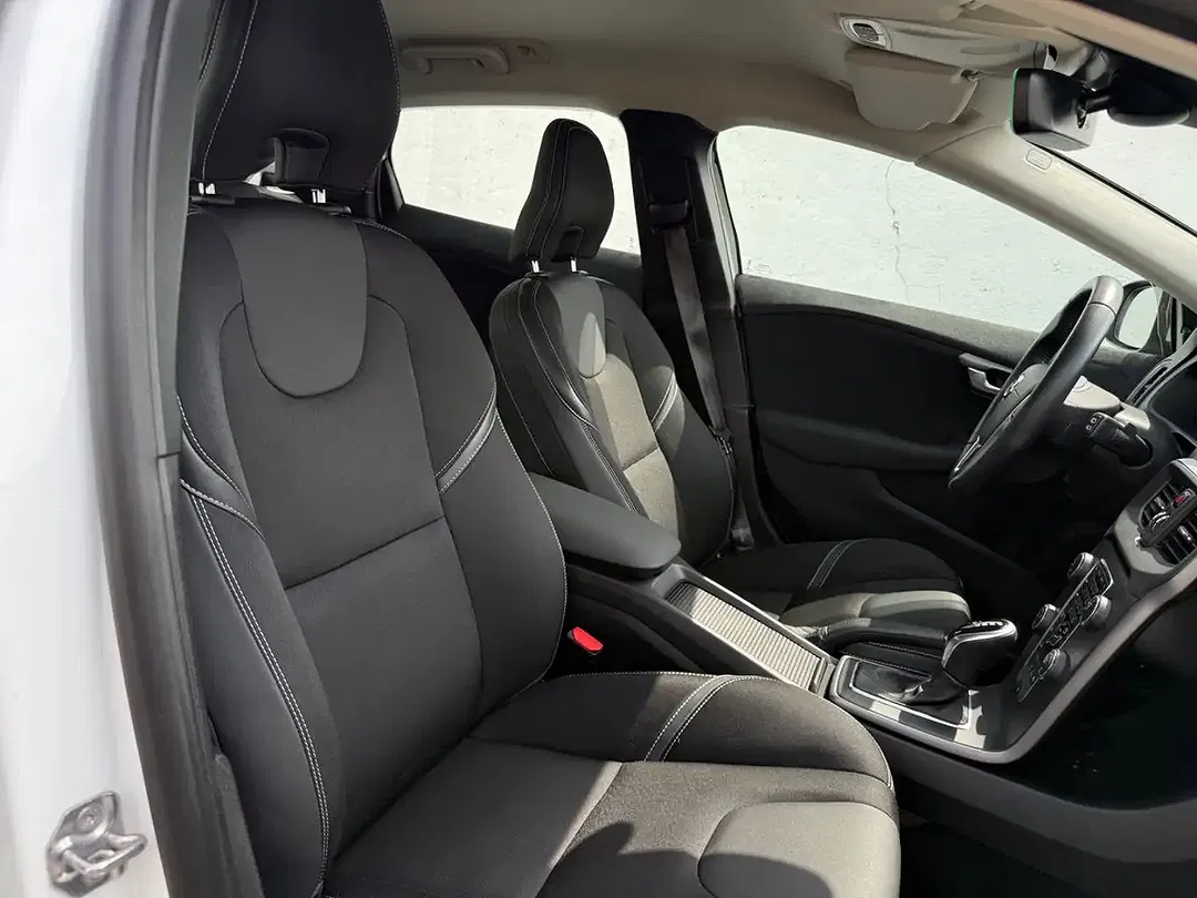 Volvo V40 - Thumbnail 12