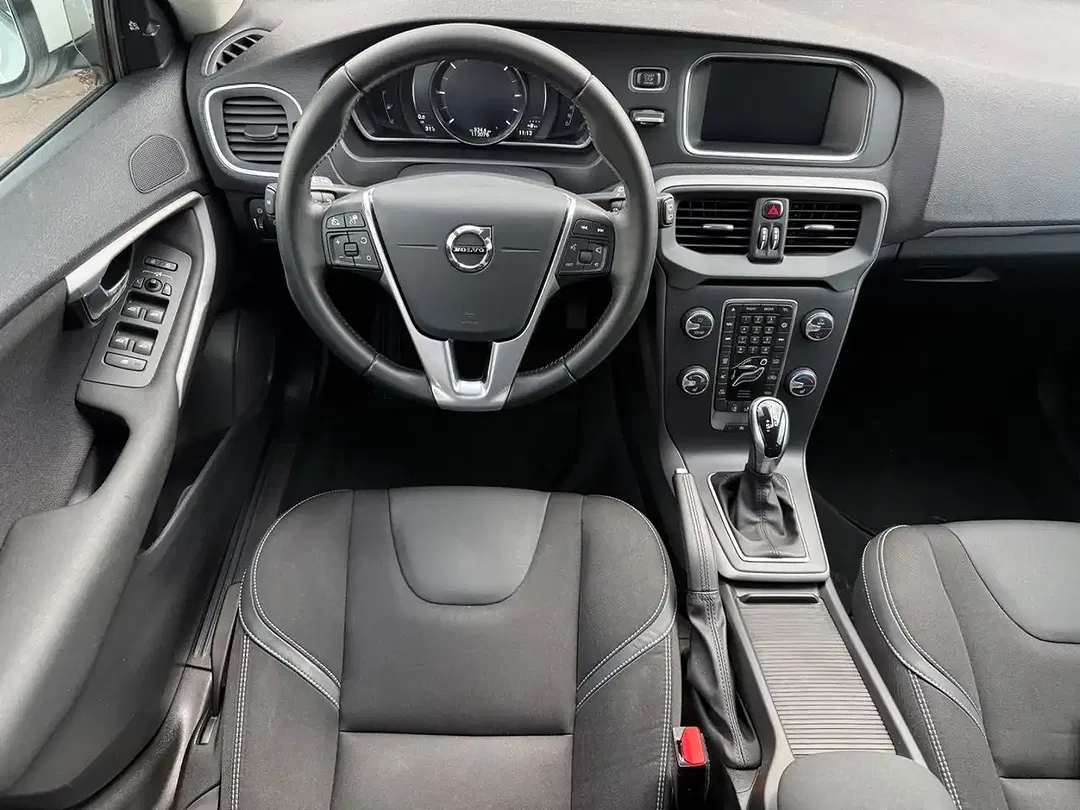 Volvo V40 - Thumbnail 14
