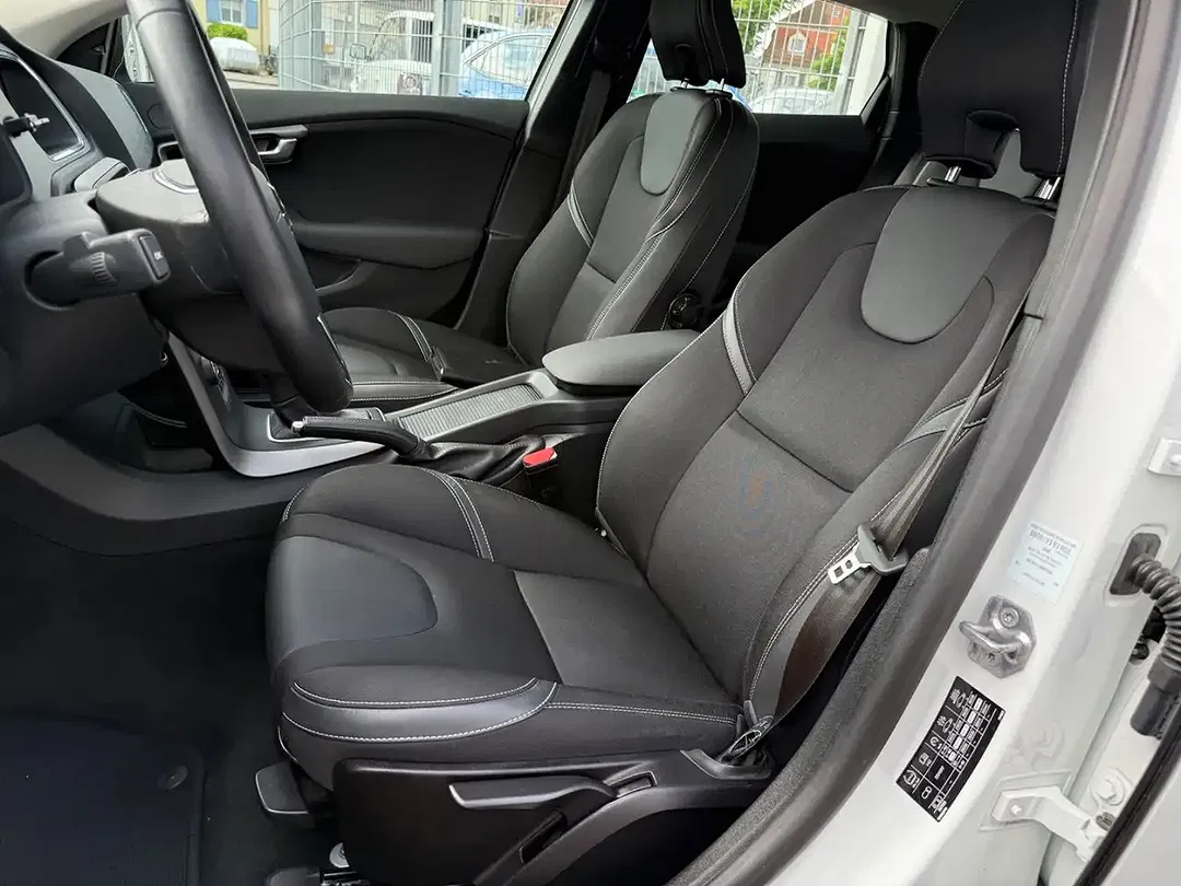 Volvo V40 - Thumbnail 15