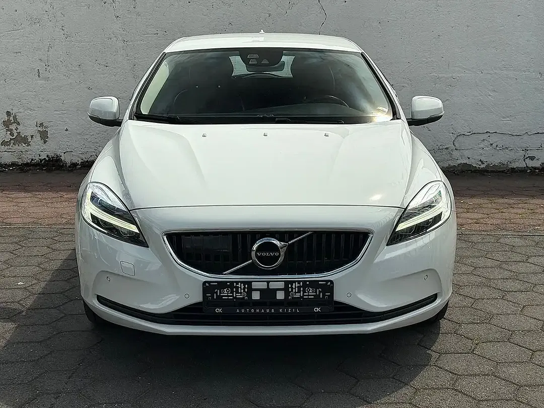 Volvo V40 - Thumbnail 3