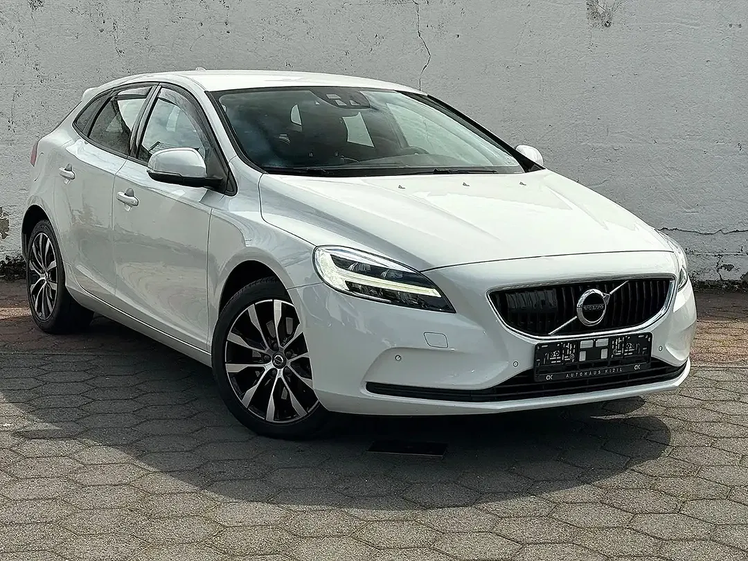 Volvo V40 - Thumbnail 4