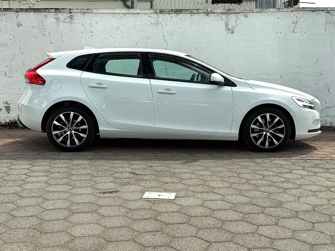 Volvo V40 - Thumbnail 5