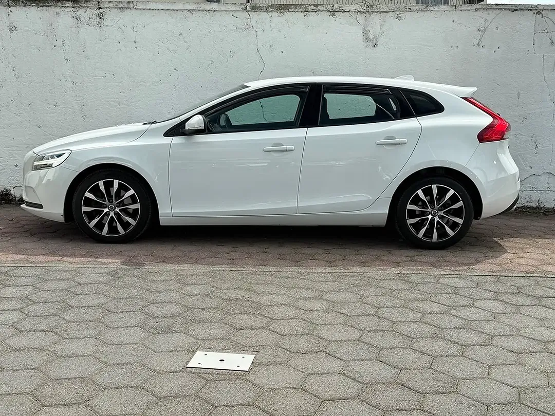 Volvo V40 - Thumbnail 6