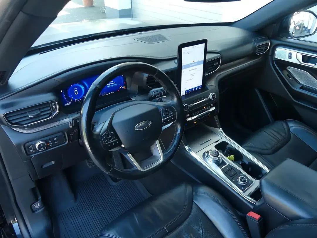 Ford Explorer - Thumbnail 11