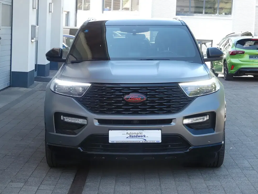 Ford Explorer - Thumbnail 2