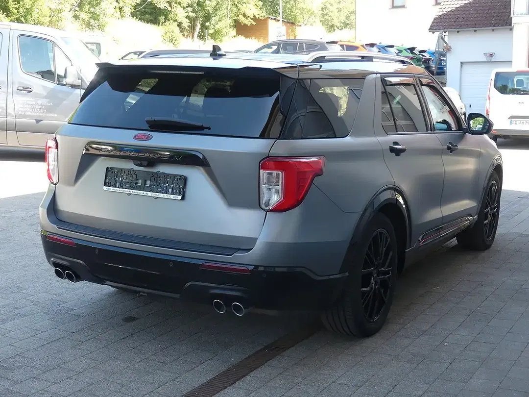 Ford Explorer - Thumbnail 4