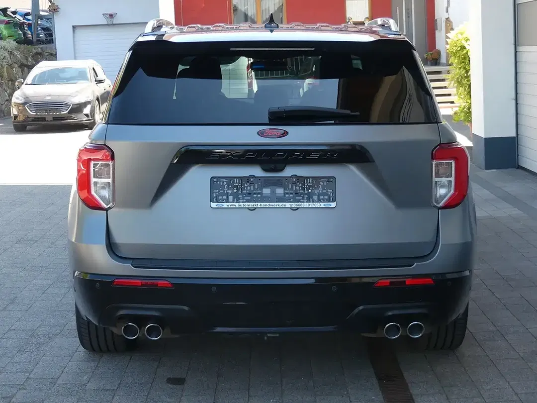 Ford Explorer - Thumbnail 5
