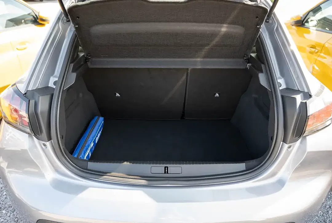 Peugeot 208 - Thumbnail 13