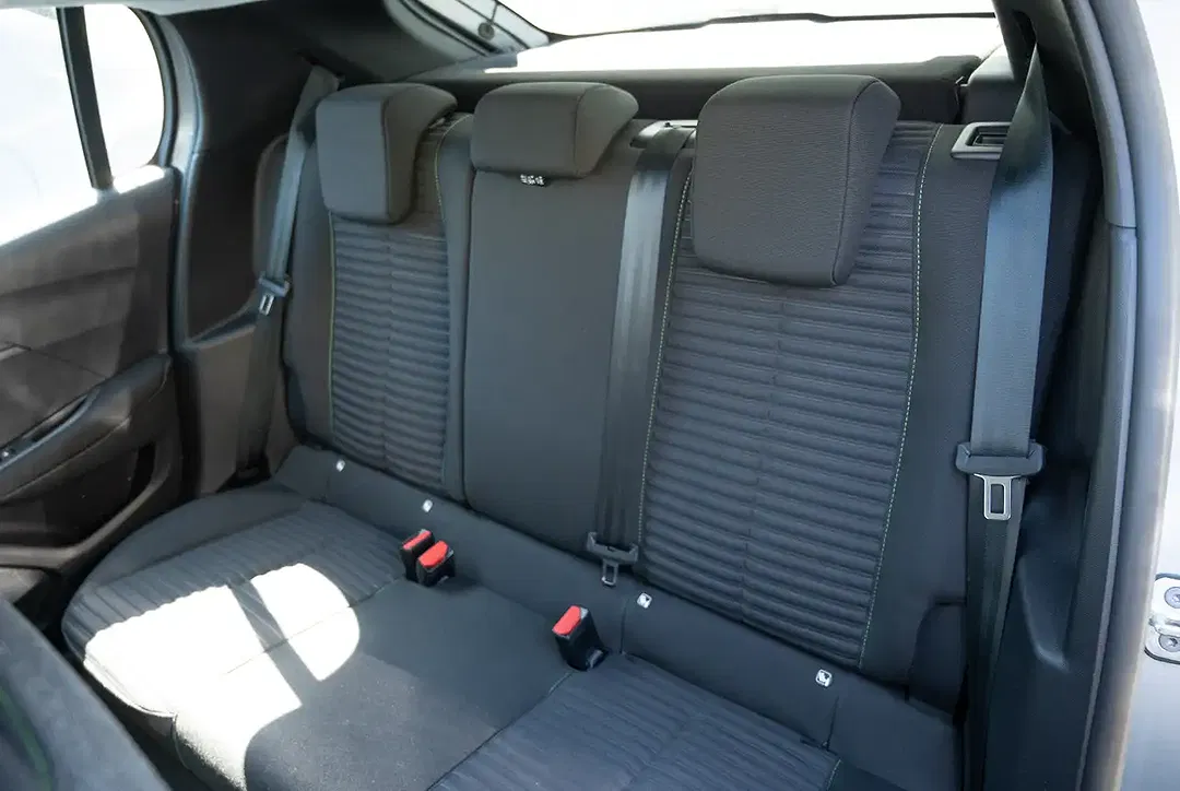 Peugeot 208 - Thumbnail 5