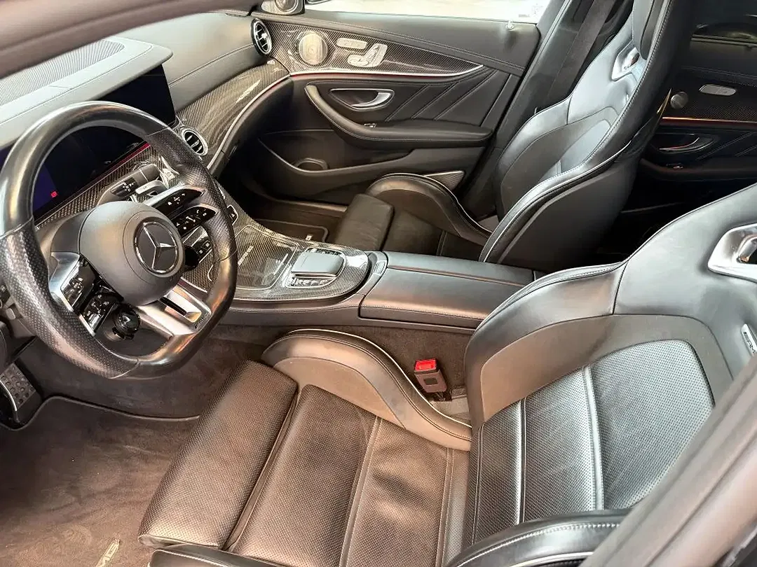 Mercedes-Benz E 63 AMG - Thumbnail 10
