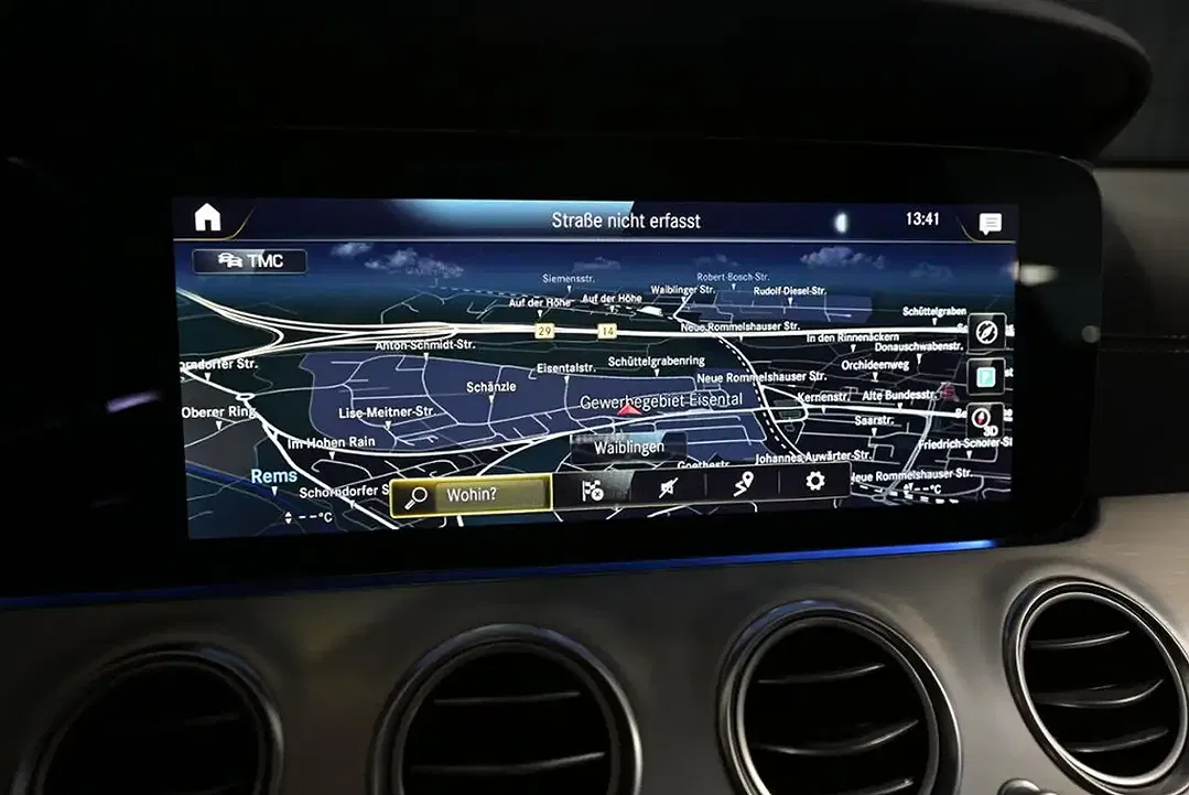 Mercedes-Benz E 220 - Thumbnail 10