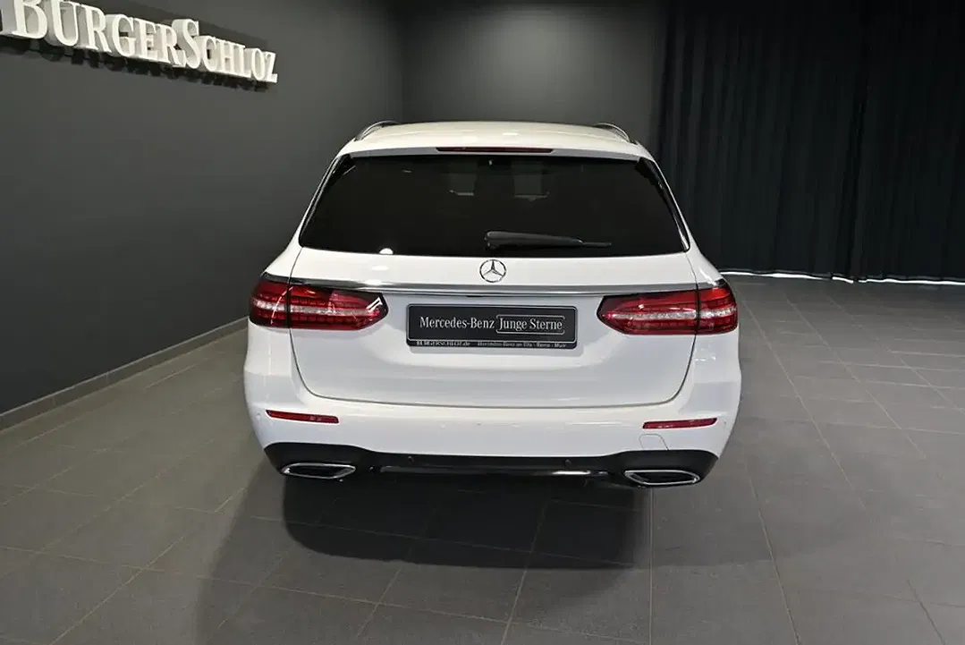 Mercedes-Benz E 220 - Thumbnail 12