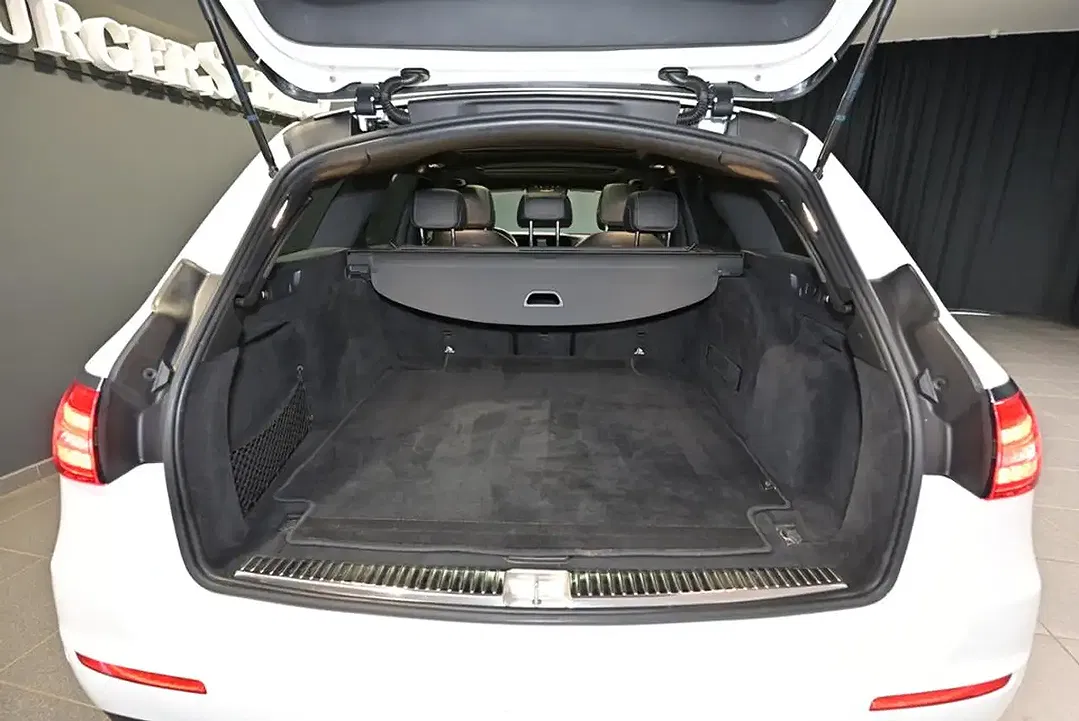 Mercedes-Benz E 220 - Thumbnail 14