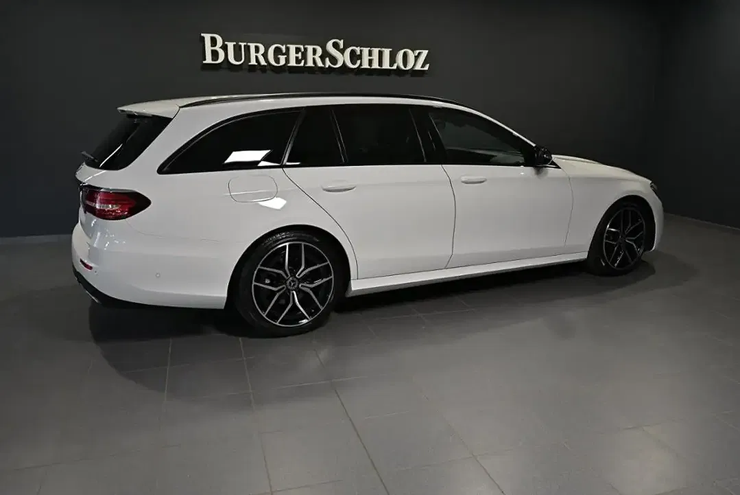 Mercedes-Benz E 220 - Thumbnail 2