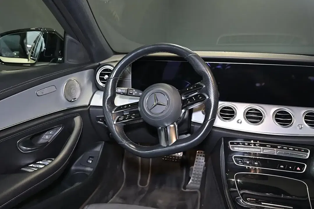 Mercedes-Benz E 220 - Thumbnail 8