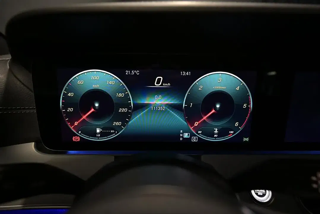 Mercedes-Benz E 220 - Thumbnail 9