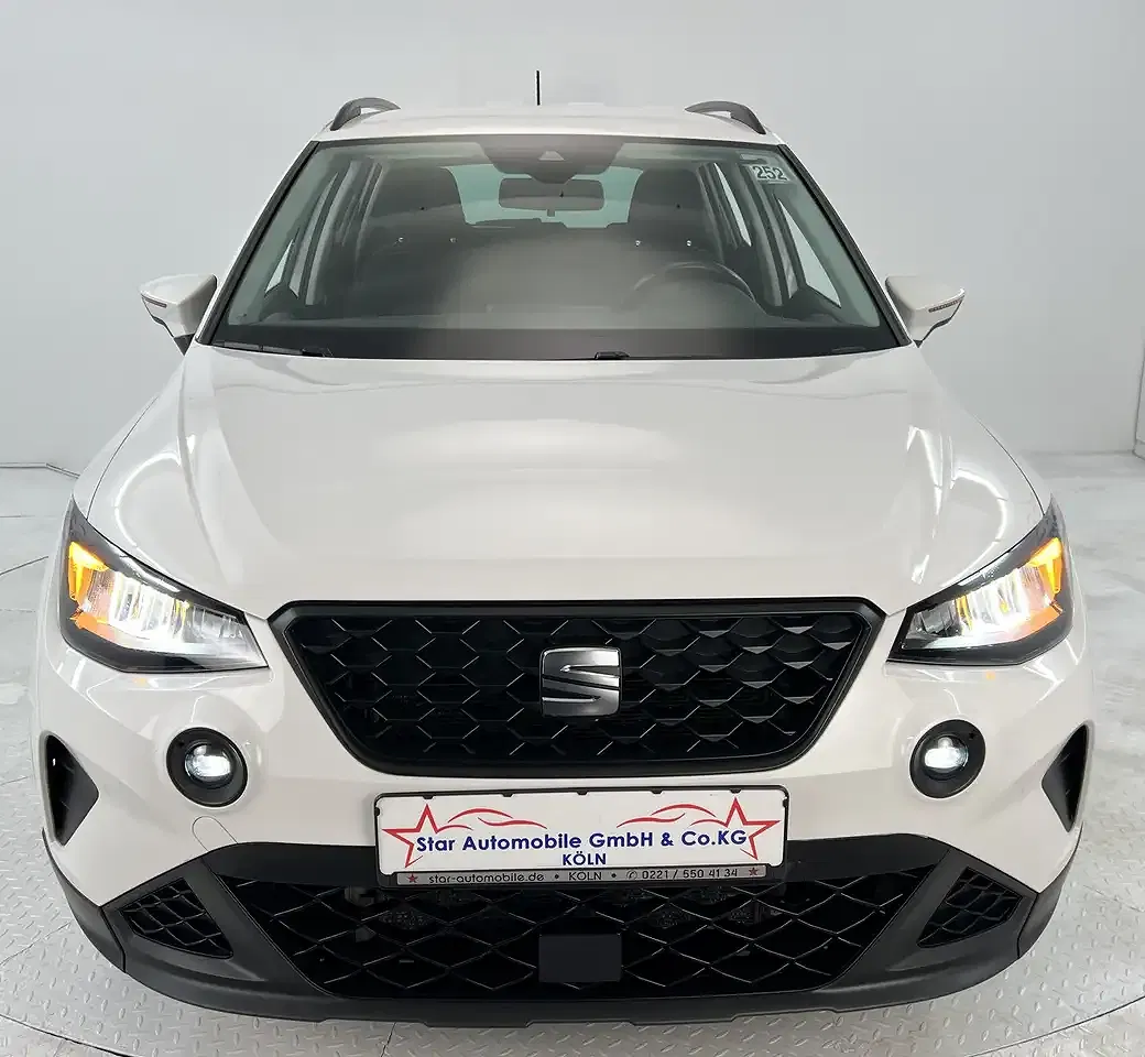 SEAT Arona - Thumbnail 4