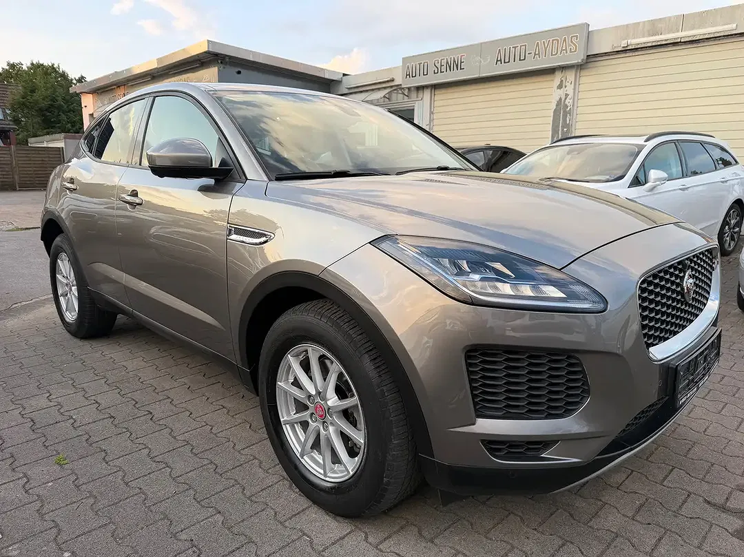 Jaguar E-Pace - Thumbnail 3