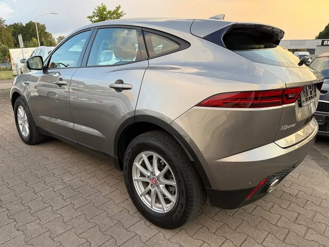 Jaguar E-Pace - Thumbnail 6