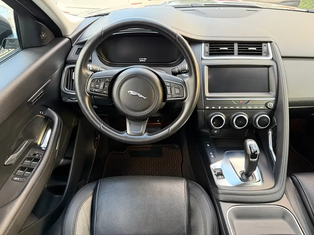 Jaguar E-Pace - Thumbnail 9