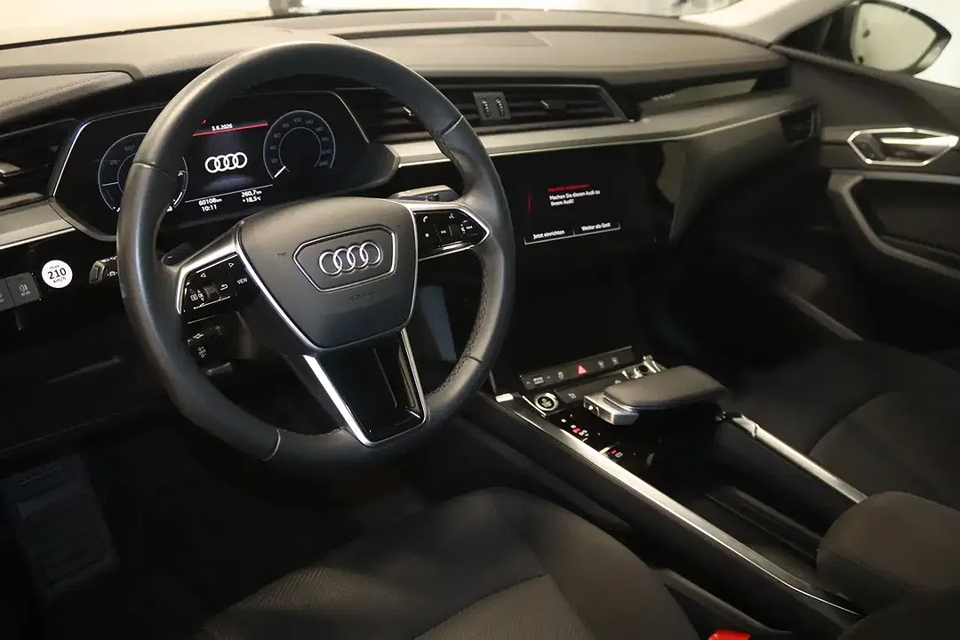 Audi e-tron - Thumbnail 10