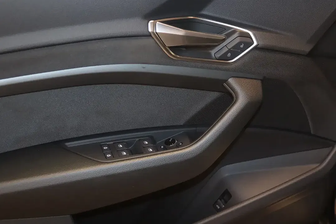 Audi e-tron - Thumbnail 11