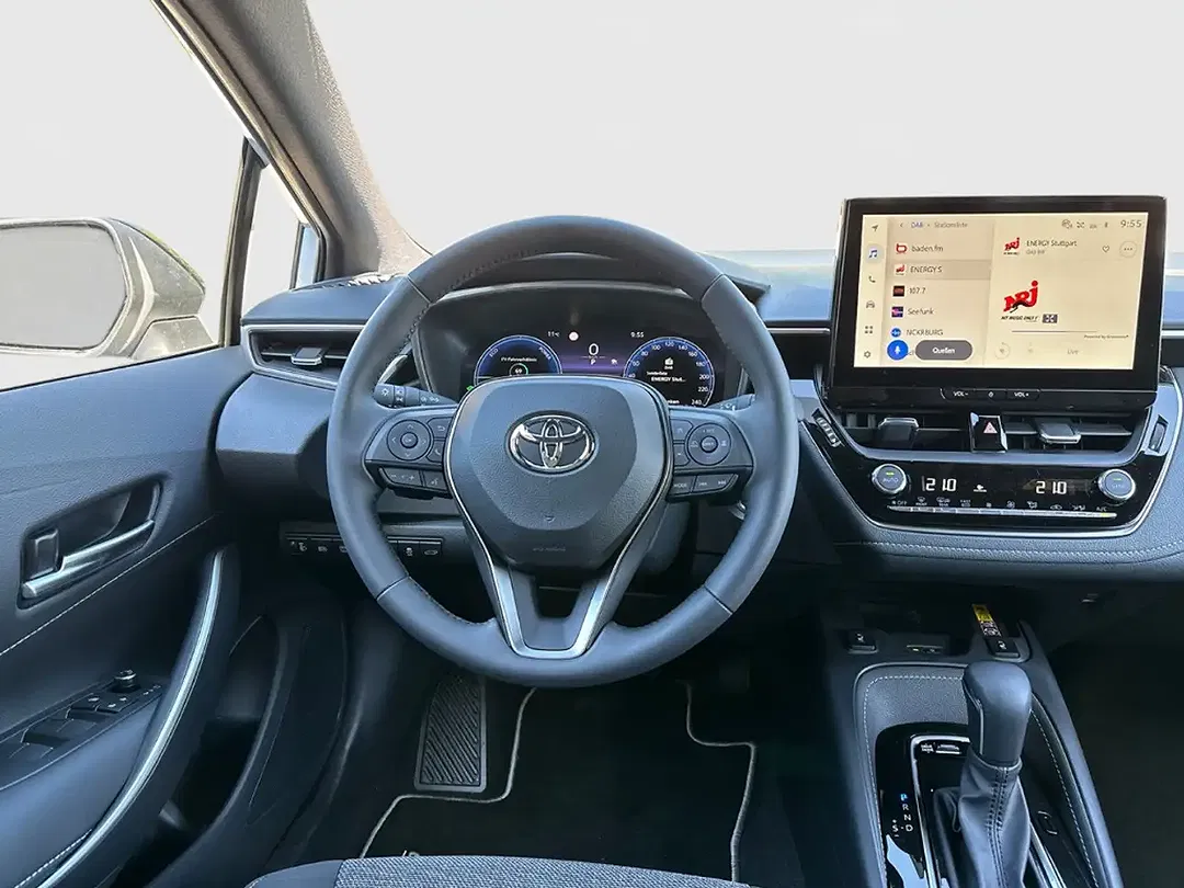 Toyota Corolla - Thumbnail 11