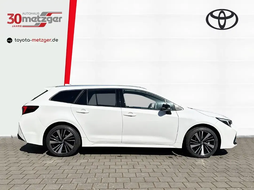 Toyota Corolla - Thumbnail 2