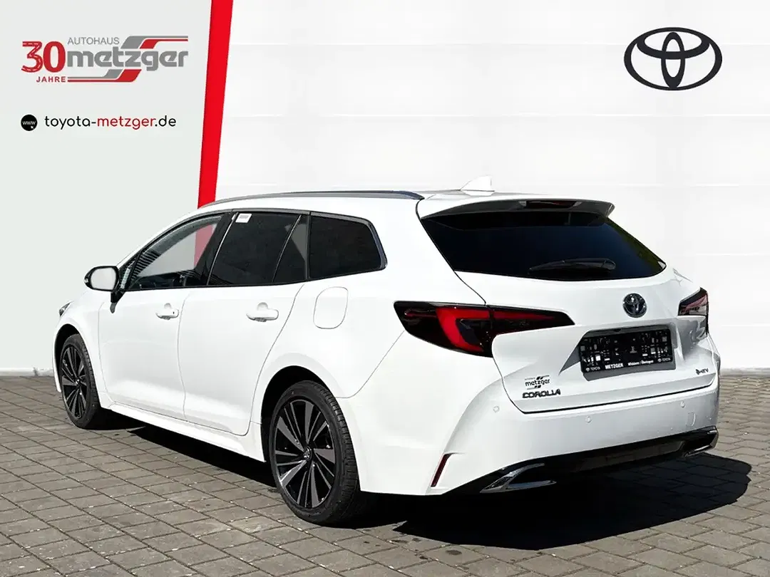 Toyota Corolla - Thumbnail 4