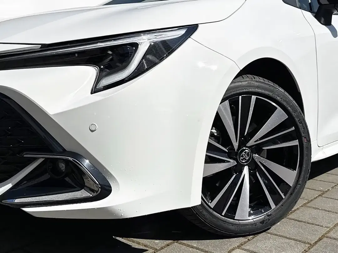 Toyota Corolla - Thumbnail 7