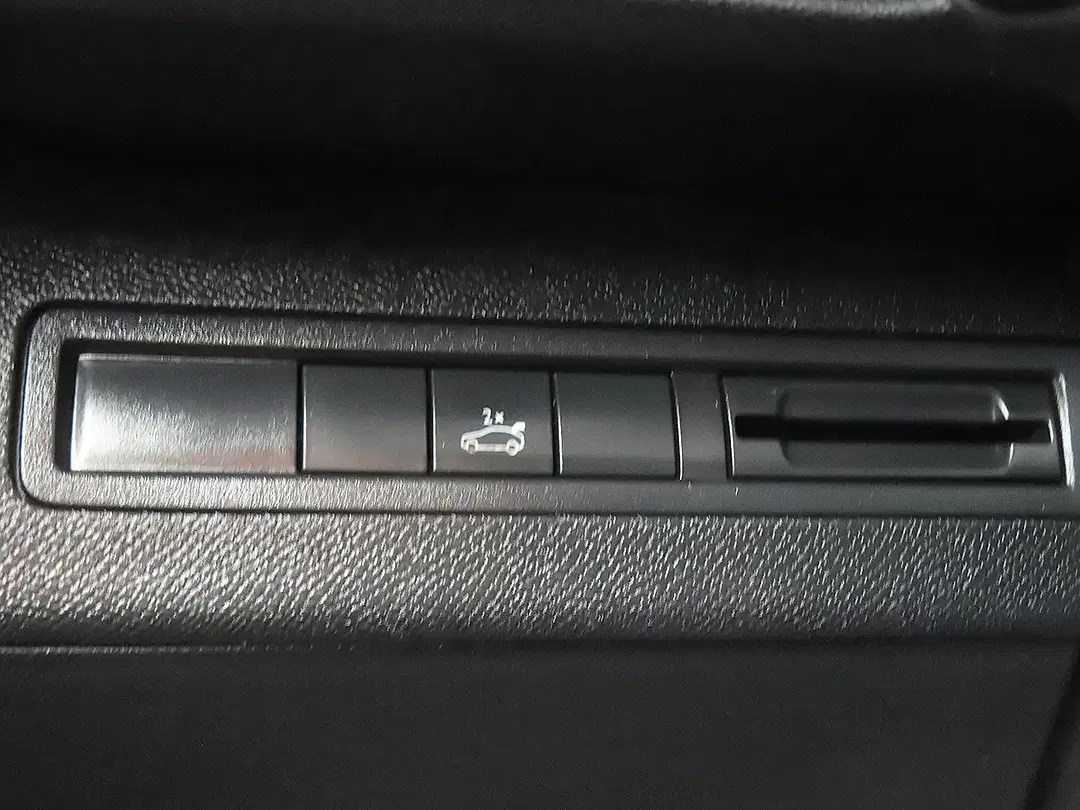 Peugeot 5008 - Thumbnail 15