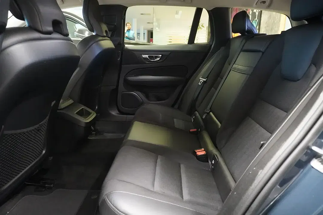 Volvo V60 - Thumbnail 9