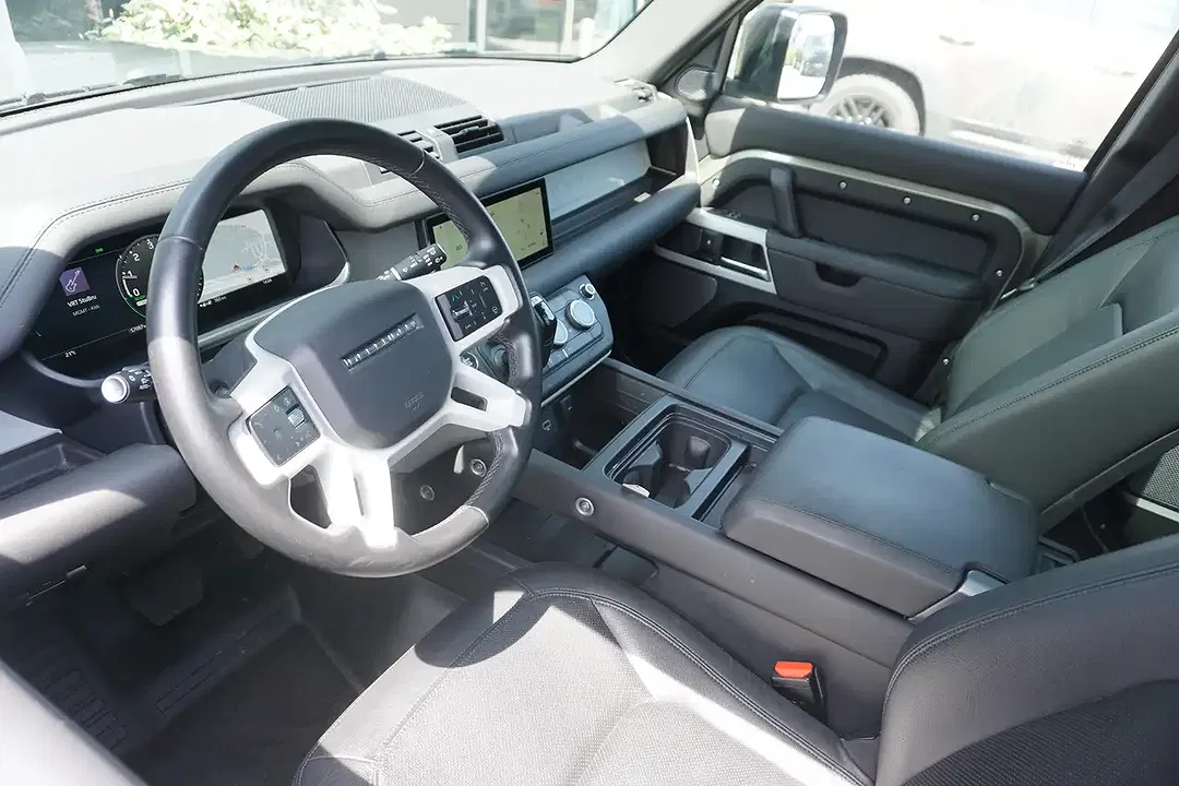 Land Rover Defender - Thumbnail 10