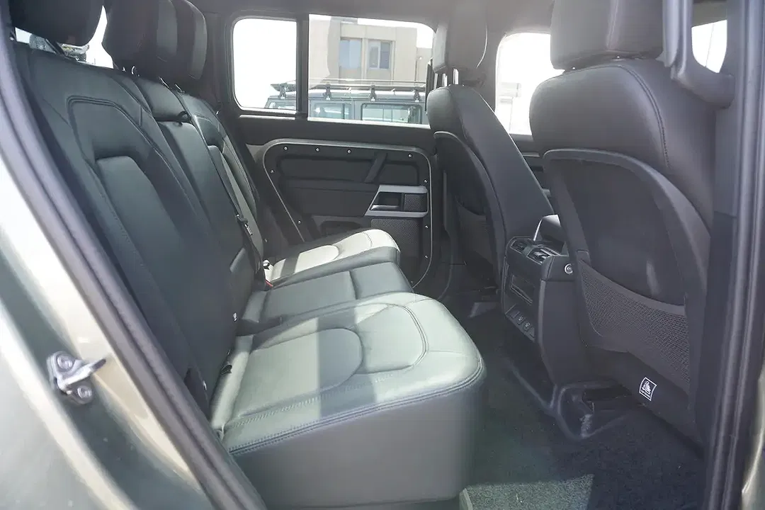 Land Rover Defender - Thumbnail 13