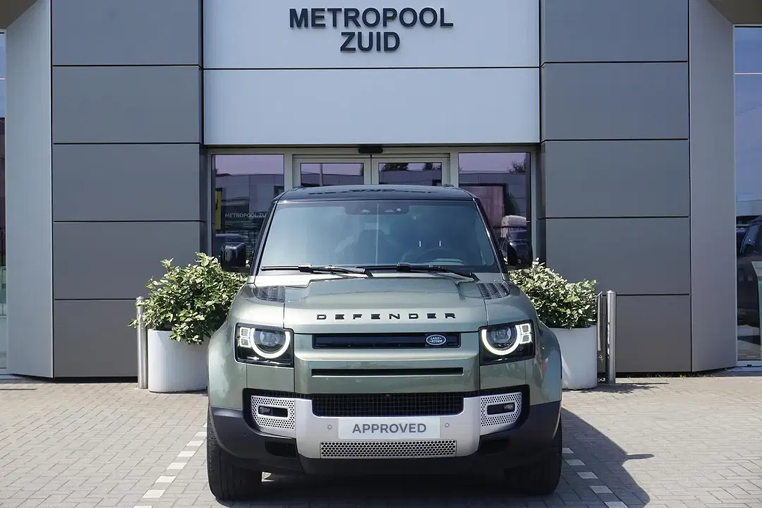 Land Rover Defender - Thumbnail 6