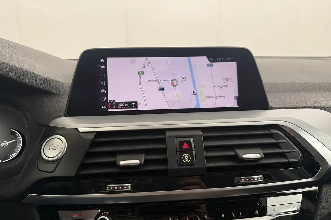 BMW X3 - Thumbnail 24