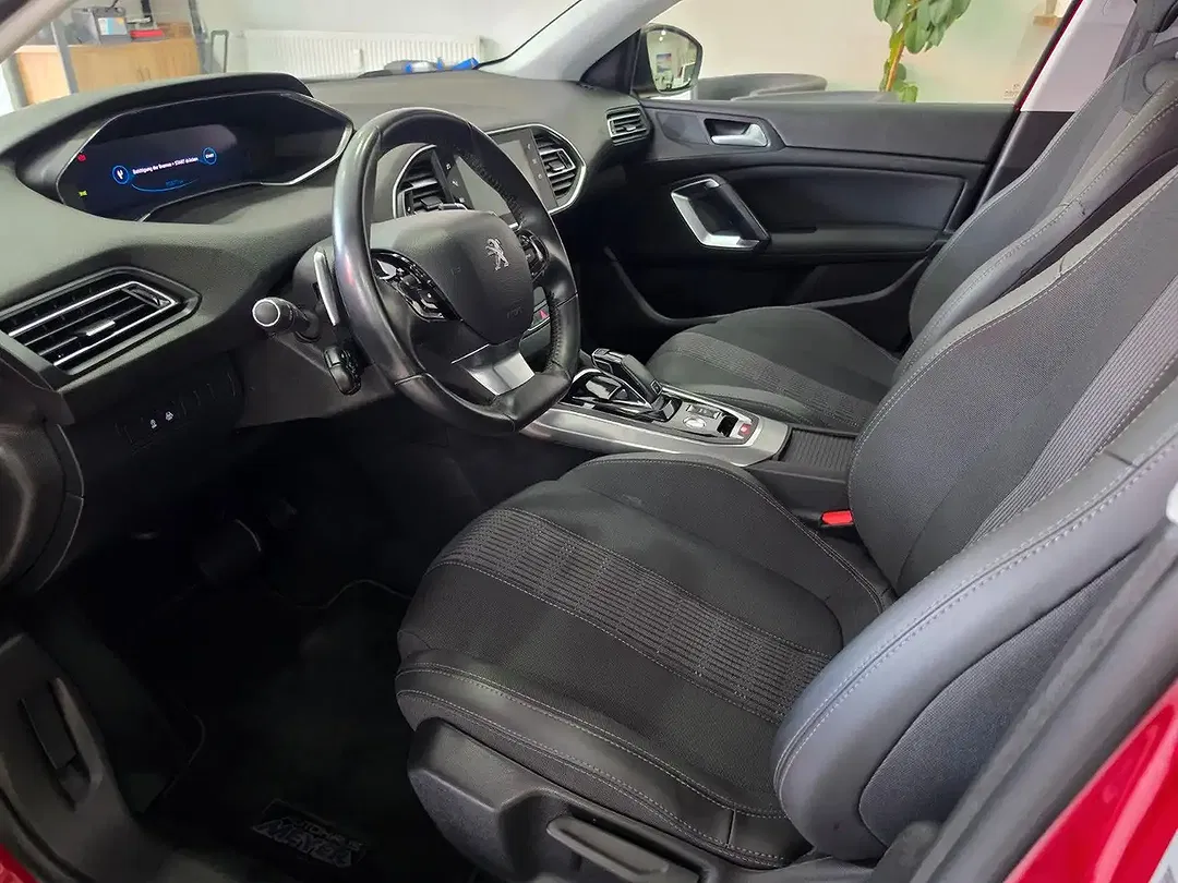 Peugeot 308 - Thumbnail 4