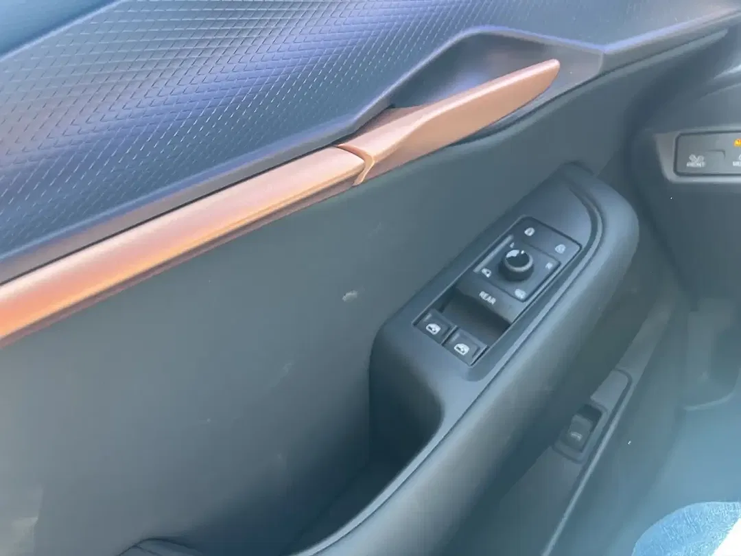 CUPRA Tavascan - Thumbnail 10