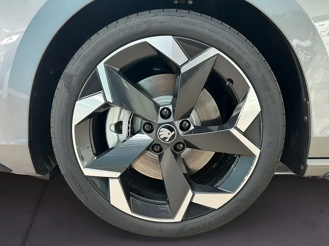 Skoda Superb - Thumbnail 6