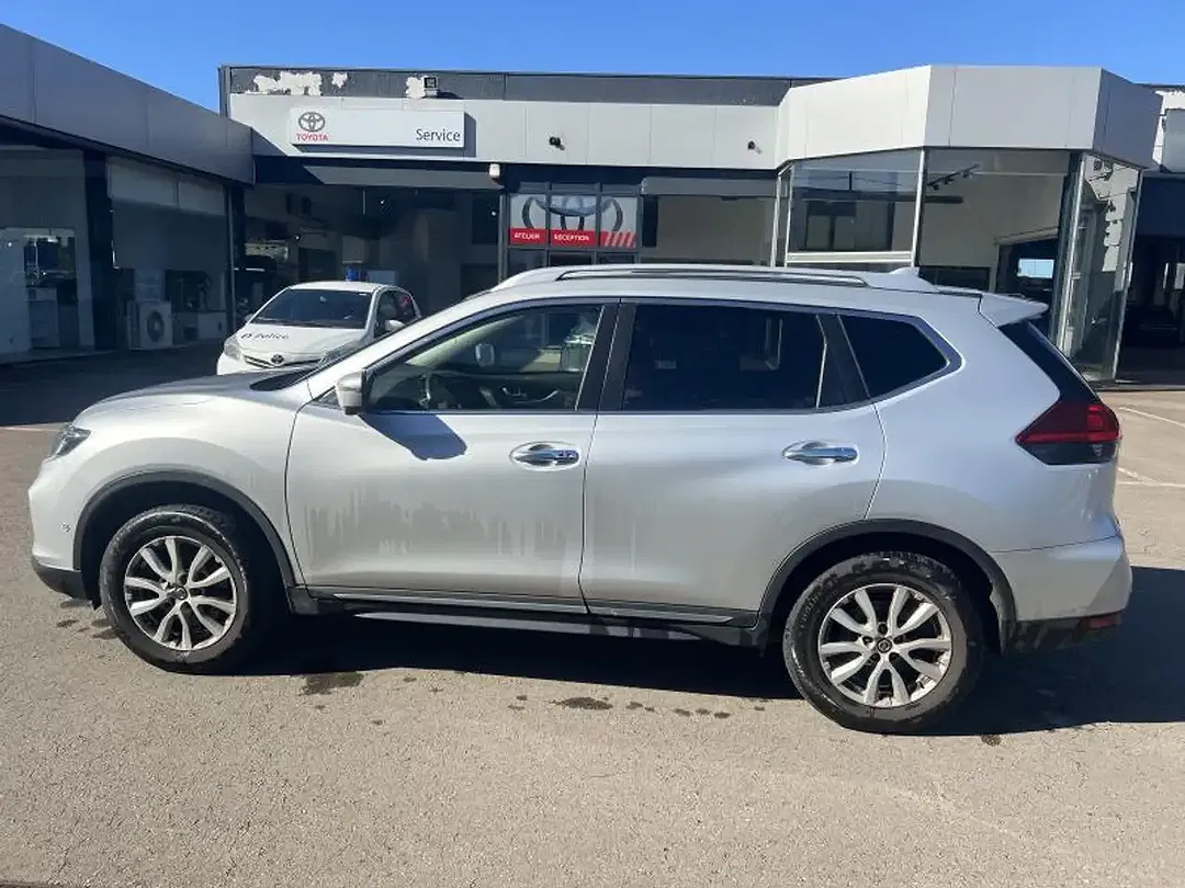 Nissan X-Trail - Thumbnail 2