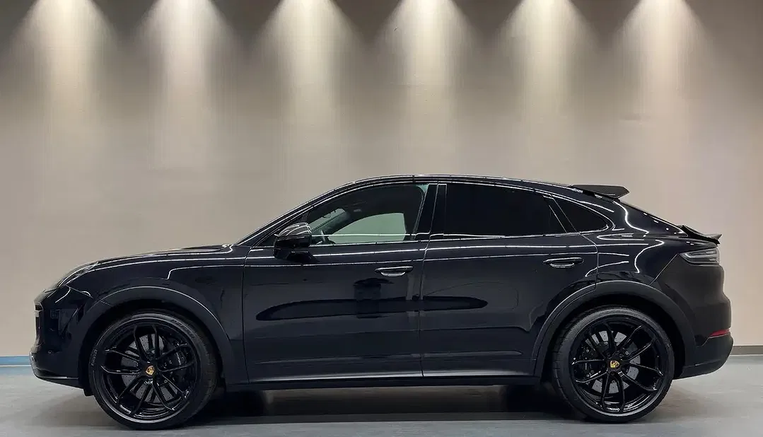 Porsche Cayenne - Thumbnail 3