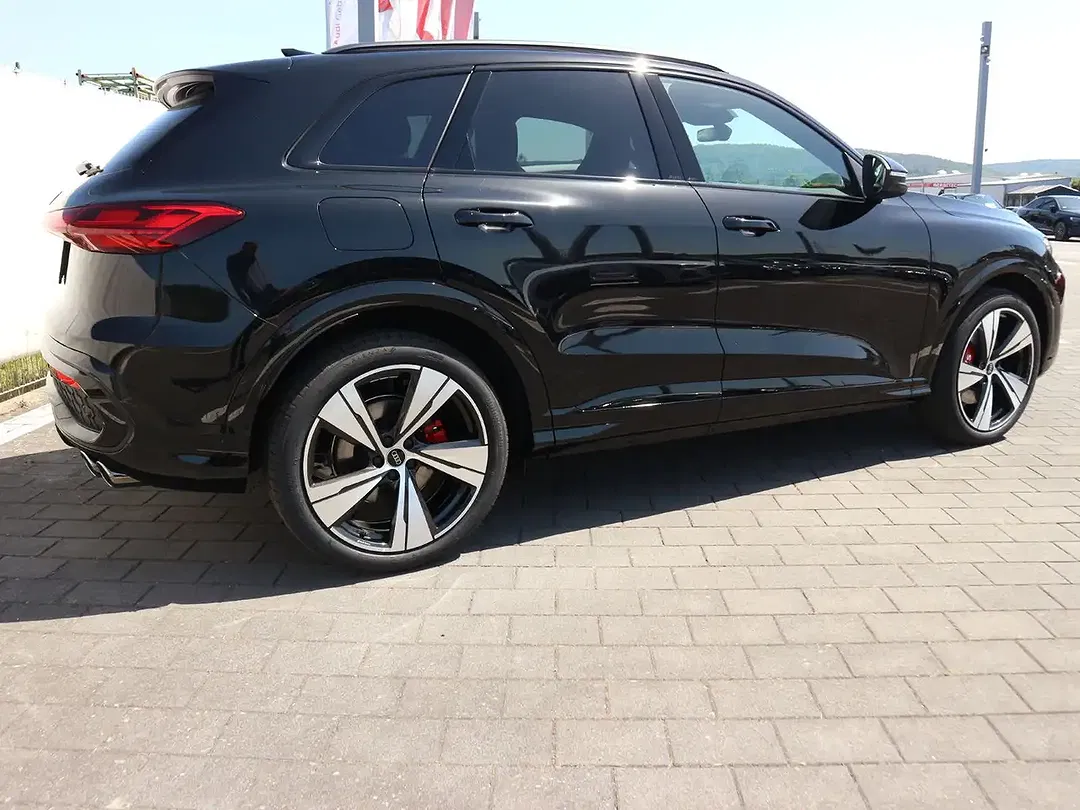Audi SQ5 - Thumbnail 2