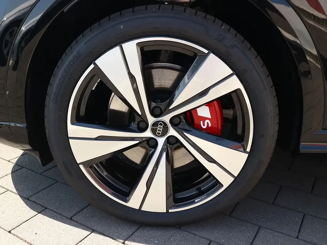 Audi SQ5 - Thumbnail 5