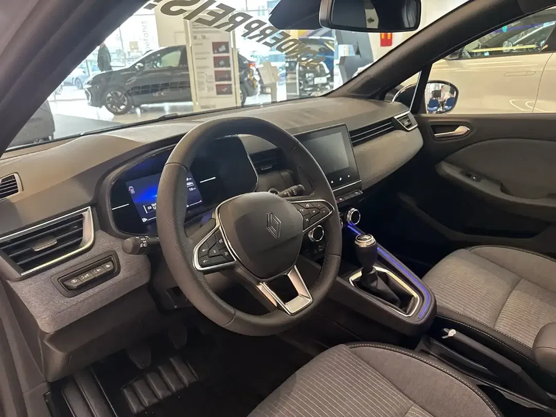 Renault Clio - Thumbnail 10