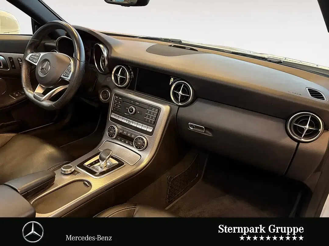 Mercedes-Benz SLC 300 - Thumbnail 15