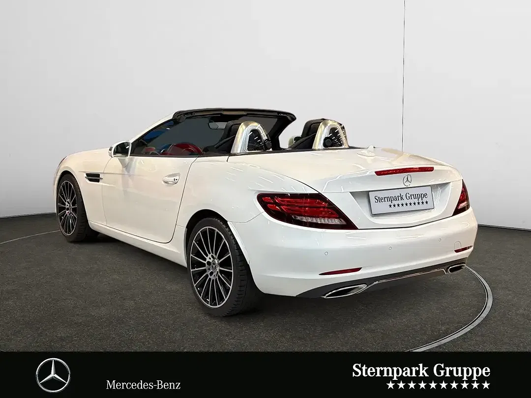 Mercedes-Benz SLC 300 - Thumbnail 3