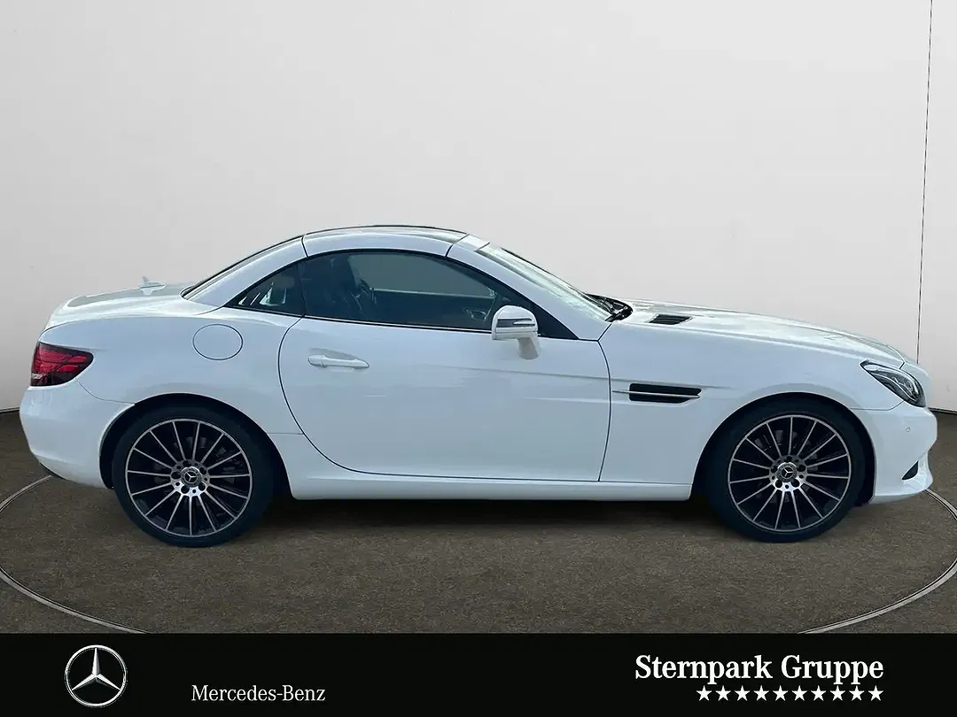 Mercedes-Benz SLC 300 - Thumbnail 6