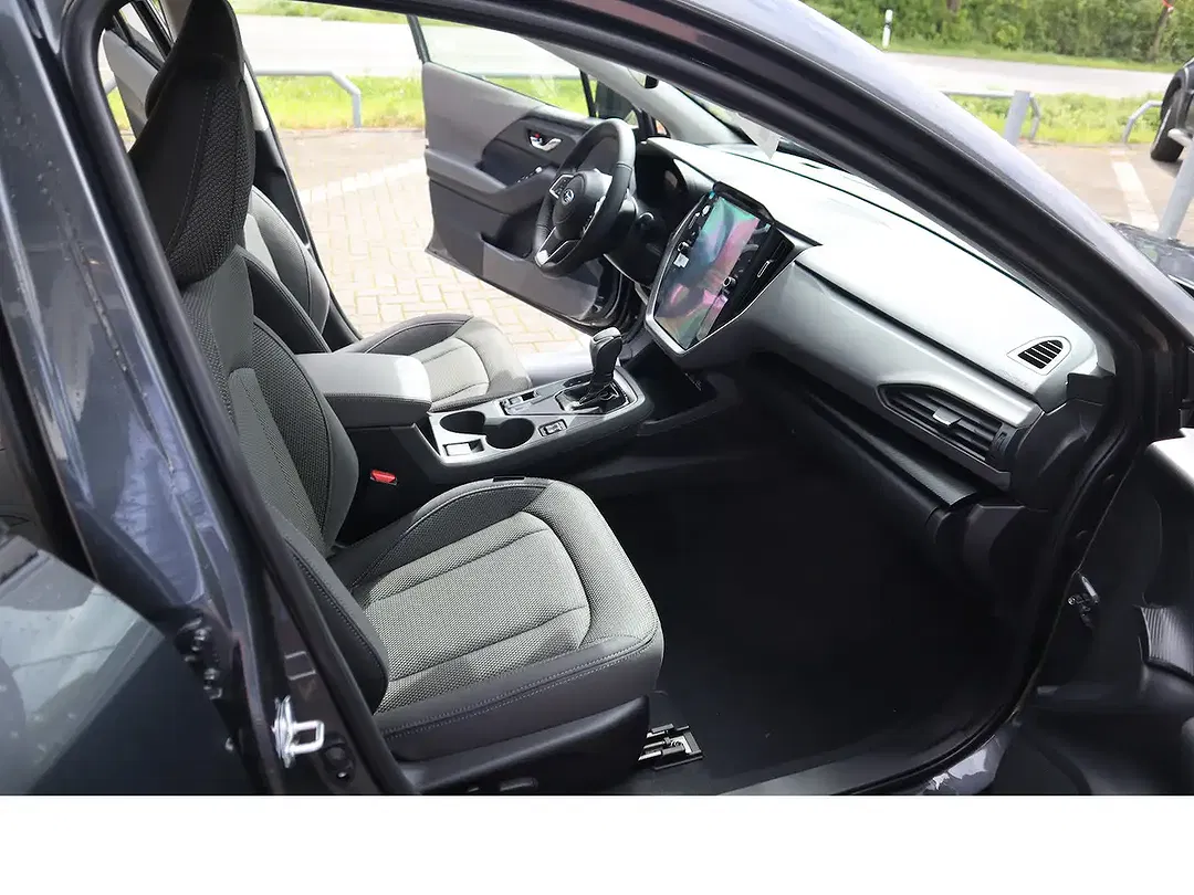 Subaru Crosstrek - Thumbnail 15