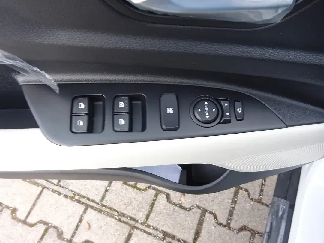 Kia Stonic - Thumbnail 12