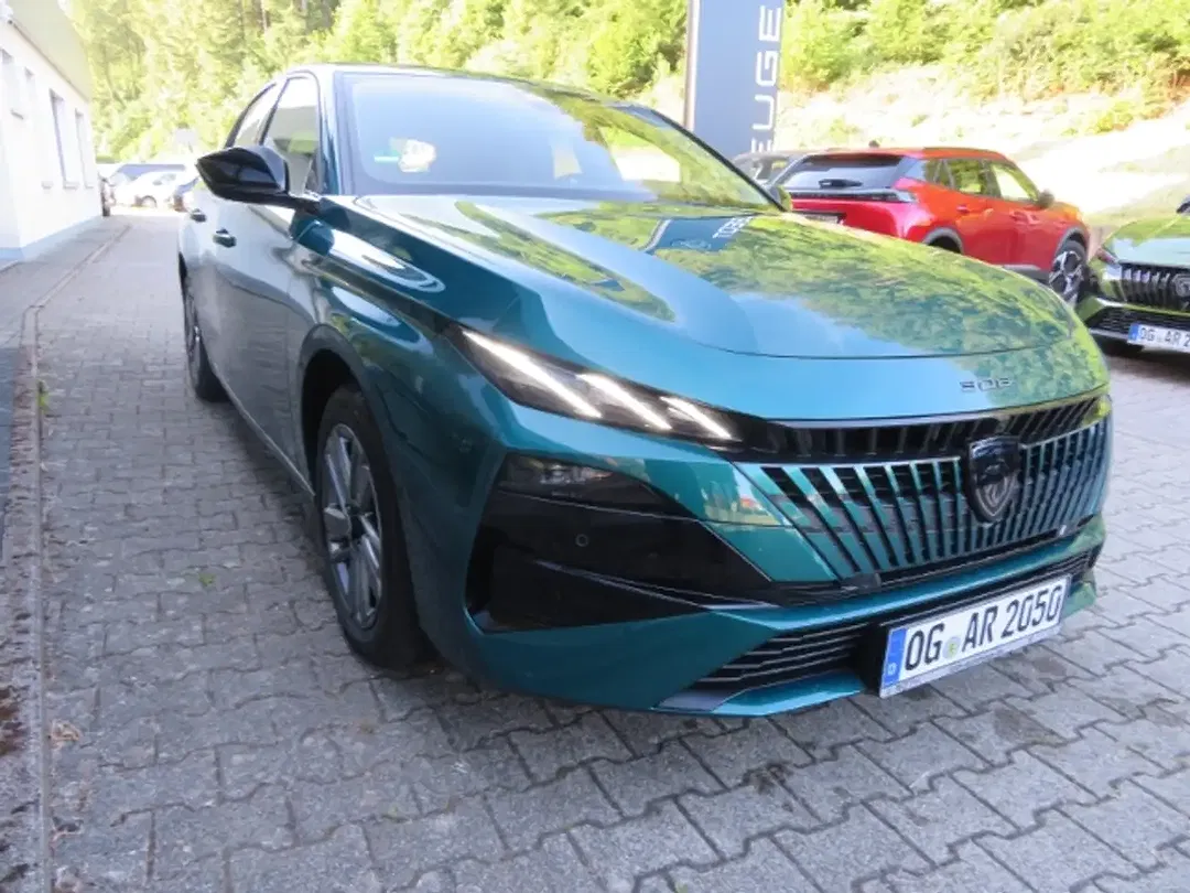 Peugeot 308 - Thumbnail 3